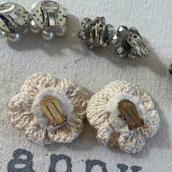 Vintage Clip on Ear rings/ set of 4 pair/Costume Jewelry - Picture 7 of 9